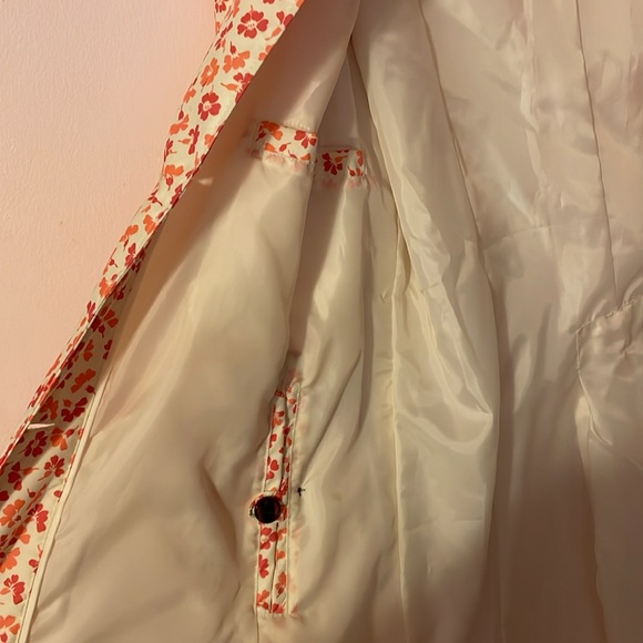 BNWT Lands End “sun shower” coat. Size Large. - Picture 9 of 10